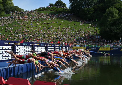 Startsprung beim Schwimmen
